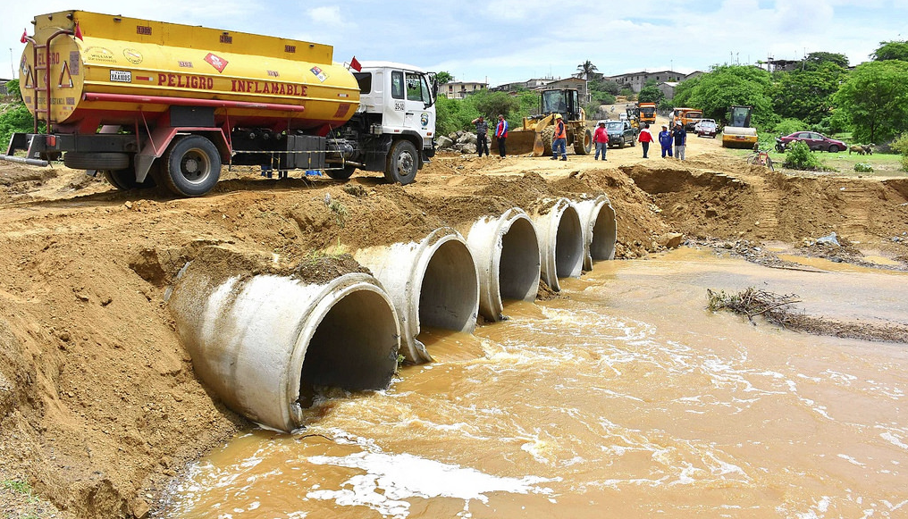 obras viales en Engabao