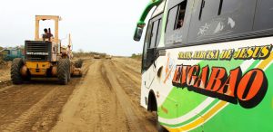 obras viales en Engabao y Puerto Engabao