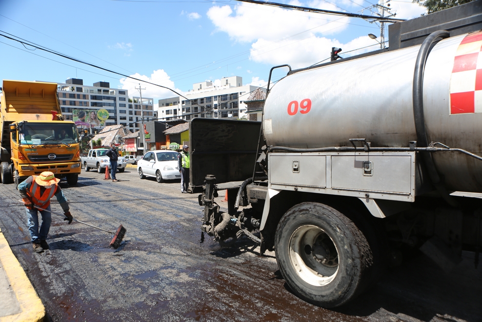 repavimentación en calles y avenidas de Quito